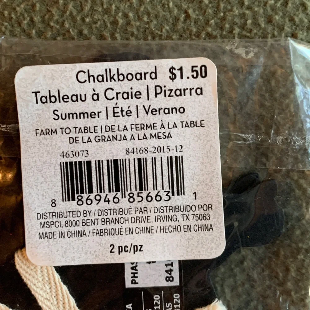 NWT Chalk board pigs (4 sets of 2). Chalkboard Labels (2 sets of 18).